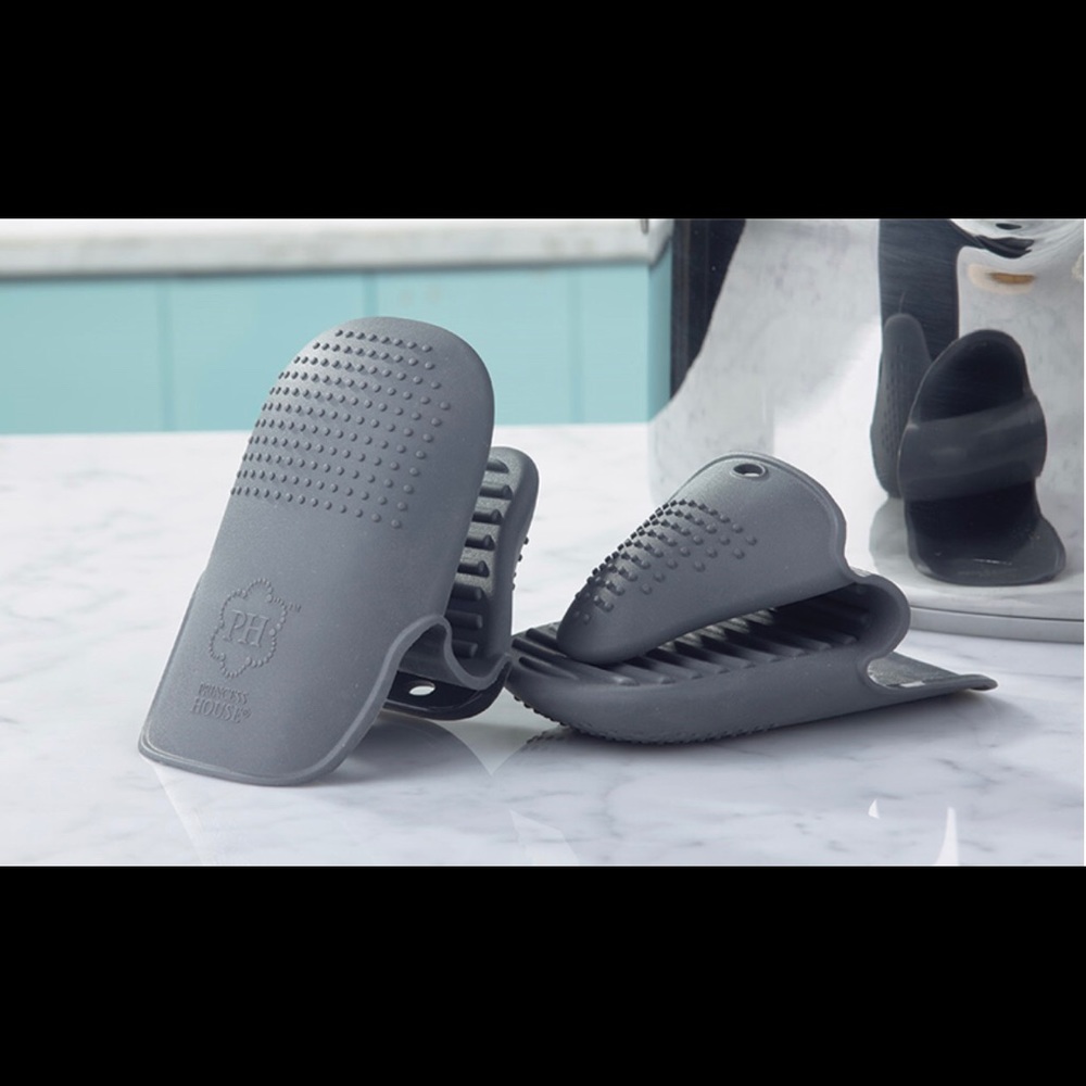 Silicone gripper mitts